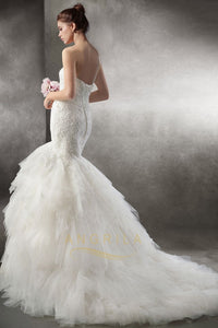 Trumpet/Mermaid Sweetheart Chapel Train Lace Wedding Dress