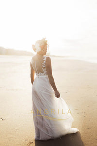 A-Line/Princess Sweep Train Lace Wedding Dress with Appliques Lace