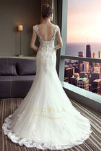 Trumpet/Mermaid Scoop Neck Chapel Train Lace Wedding Dress with Appliques Lace