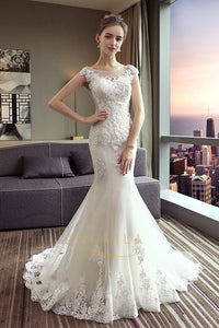 Trumpet/Mermaid Scoop Neck Chapel Train Lace Wedding Dress with Appliques Lace