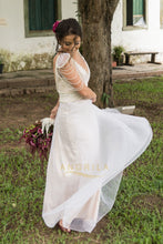 A-Line/Princess V-neck Lace Wedding Dress with Beading