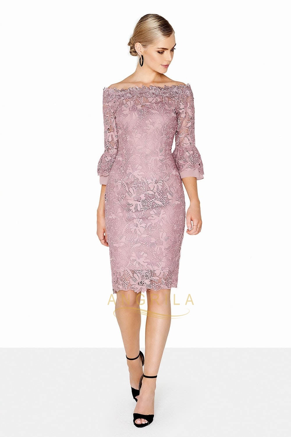 Sheath/Column Off-the-Shoulder Short Mother of the Bride Dress with Lace Appliques Secondary image
