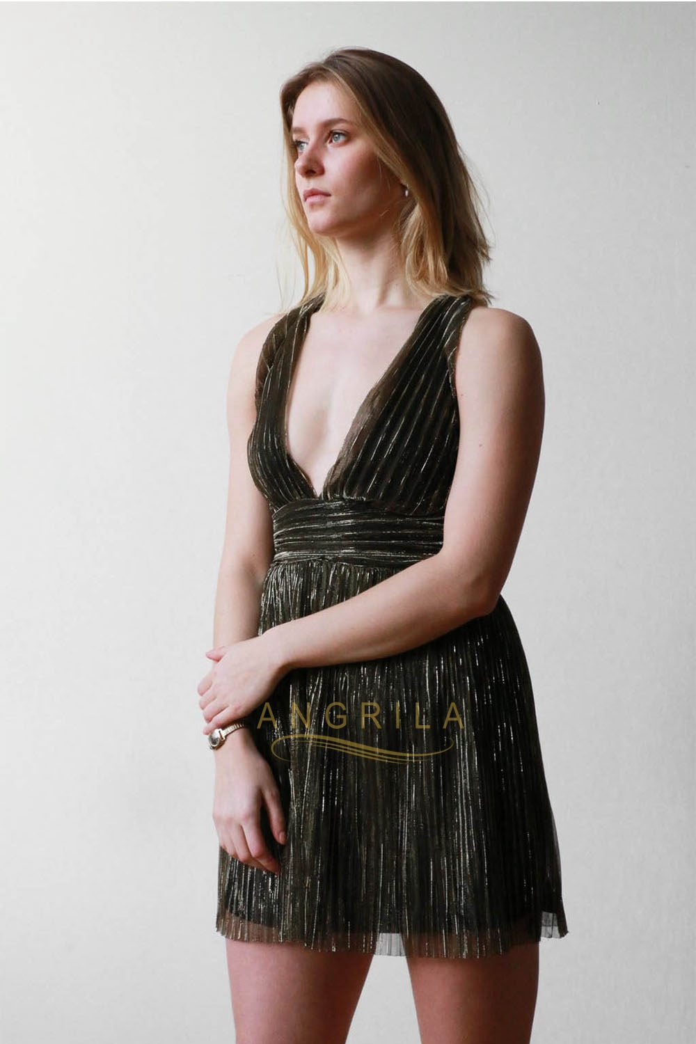 A-Line/Princess V-neck Short Homecoming Dress with Ruffle Secondary image