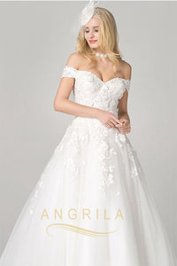 Ball-Gown Off-the-Shoulder Chapel Train Lace Wedding Dress with Lace Appliques