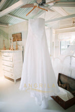 A-line/Princess Open Back Strapless Lace Applique Wedding Dresses