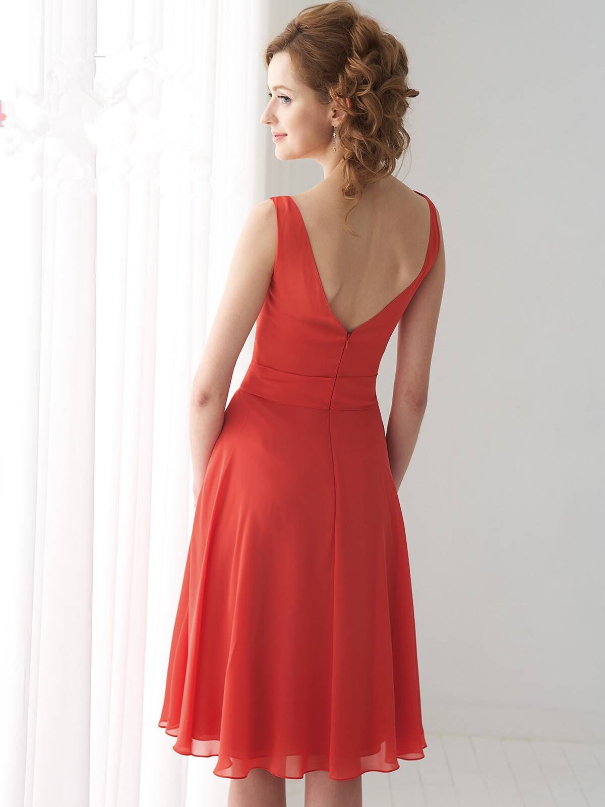 A-line Sleeveless V-back Sash Knee-length Chiffon Bridesmaid Dresses