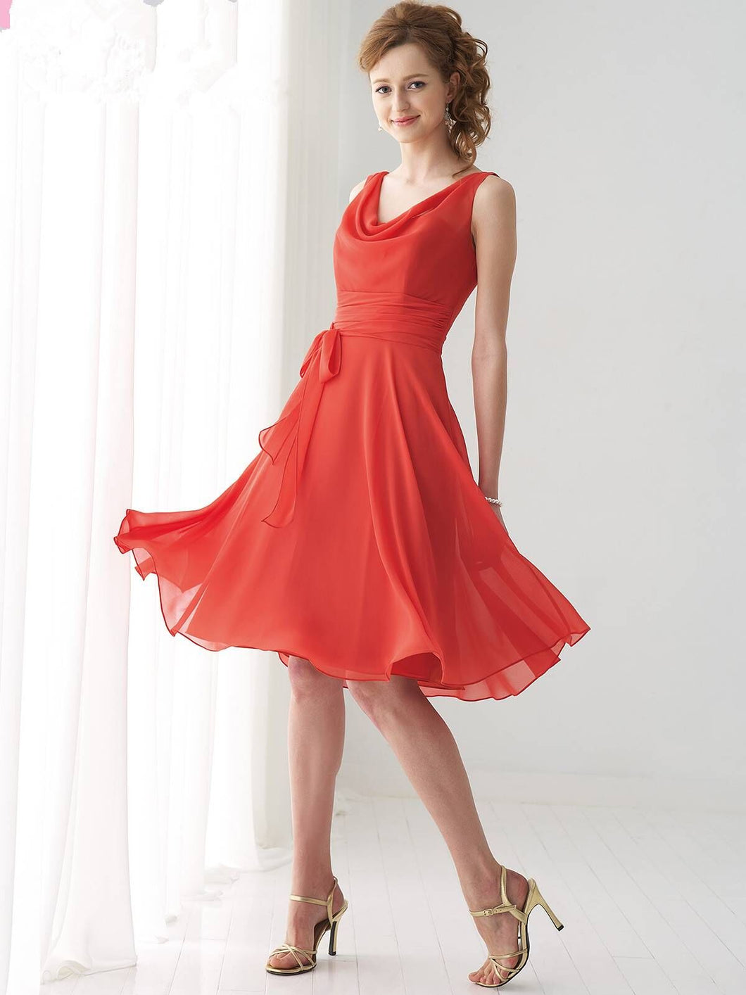 A-line Sleeveless V-back Sash Knee-length Chiffon Bridesmaid Dresses