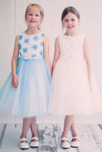 A-line/Princess Scoop Neckline Tulle Flower Girl Dresses with Sash