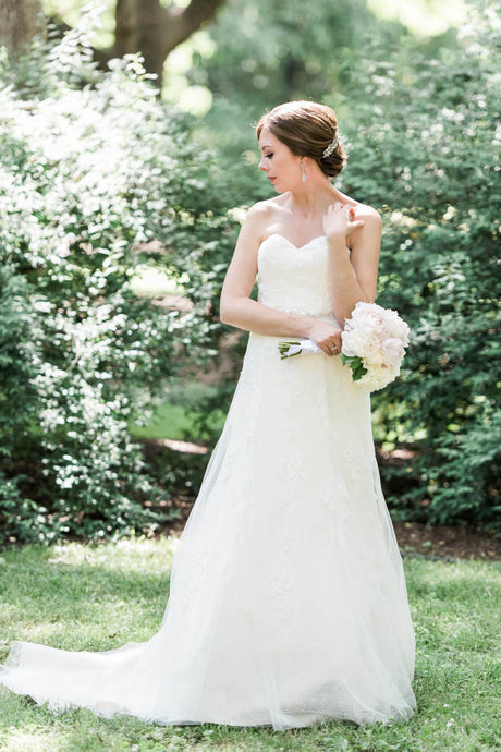 A-line/Princess Sweetheart Sleeveless Lace Beading Wedding Dresses