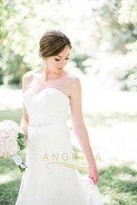 A-line/Princess Sweetheart Sleeveless Lace Beading Wedding Dresses