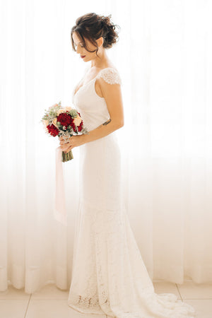 A-line/Princess V-Neck Cap Sleeves Lace Wedding Dresses