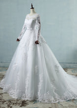 Long Sleeves Scoop Neck  Lace Wedding Dresses