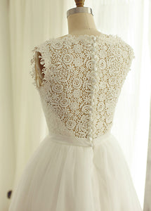 A-Line/Princess Lace Sleeveless Short Wedding Dresses with Beading