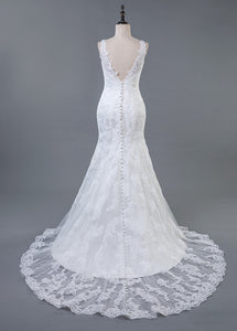 Trumpet/Mermaid Lace V-neck Sweep Train Wedding Dresses