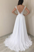A-Line/Princess  V-neck Lace Wedding Dress