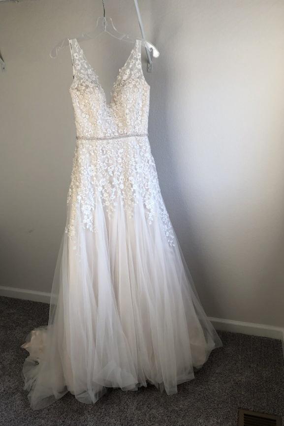 V-Neck Lace and Tulle A-Line Wedding Dress
