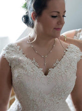 Open Back Tulle Floor-Length Lace V-neck Wedding Dress