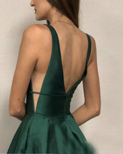 Sleeveless Satin Sweep Train Prom Dresses