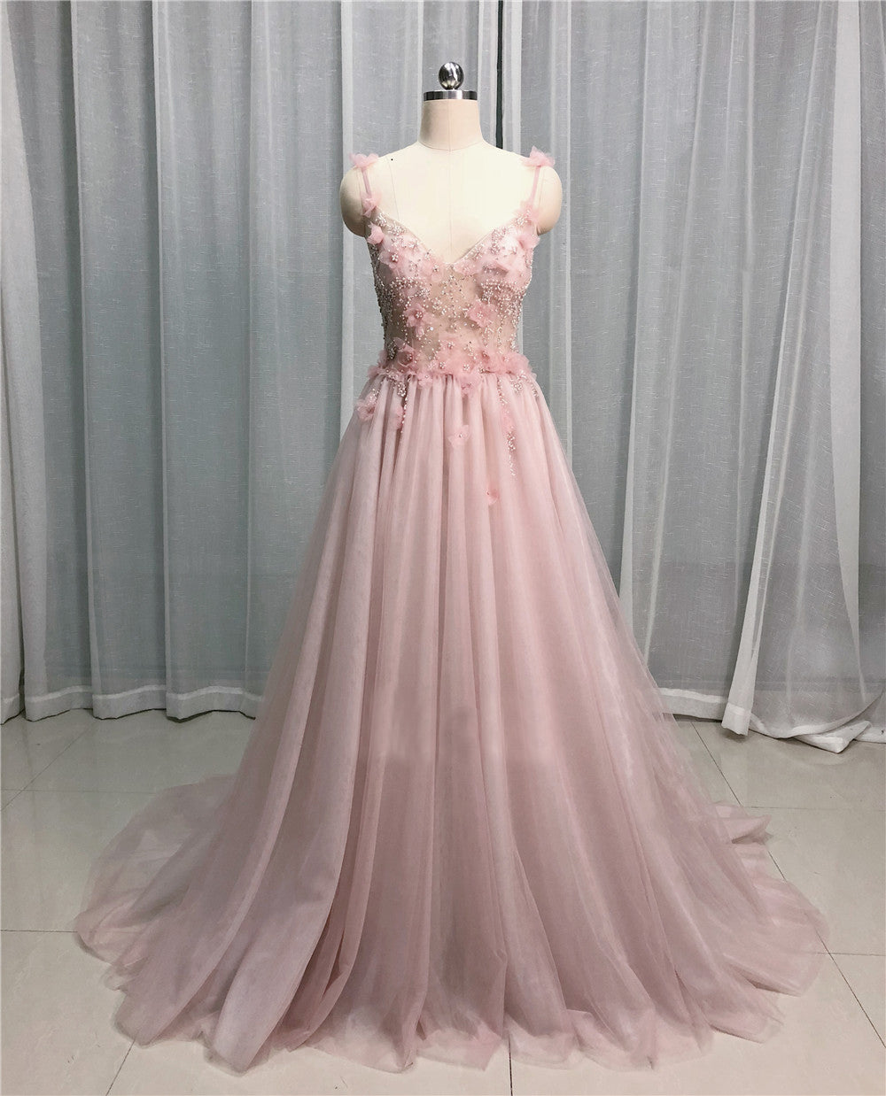 Tulle A-Line/Princess Appliques Lace  wedding dresses