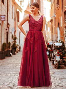Tulle A-Line/Princess Floor-Length Appliques Lace Prom Dresses