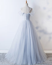 New! Sleeveless V-neck Tulle Prom Dresses