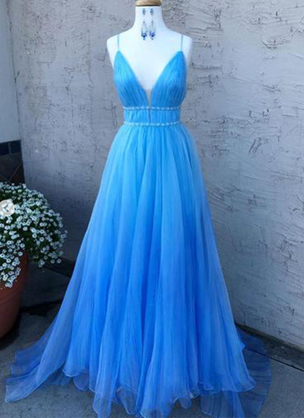 Blue Sleeveless V-neck Prom Dresses