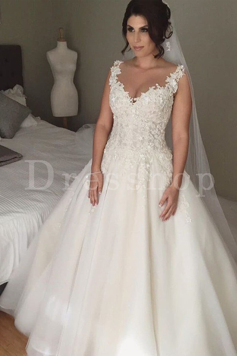 Ball-Gown/Princess Illusion Court Train Tulle Wedding Dress With Lace Followers
