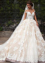 Ball-Gown/Princess V-neck Off-shoulder Chapel Train Tulle Wedding Dress With Lace