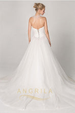 Ball-Gown Sweetheart Court Train Tulle Wedding Dress