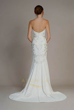 Elegant Strapless Sheath Wedding Dresses