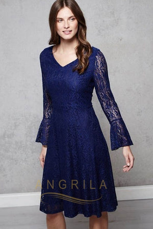 Sheath/Column Knee-Length Lace Mother of the Bride Dress with Long Sleeves