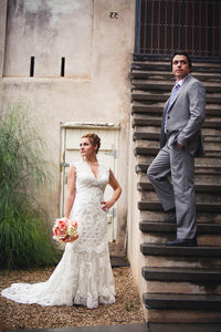 A-line/Princess V-neck Lace Wedding Dresses with Big Train