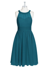 A-Line/Princess Scoop Neck Chiffon Short Bridesmaid Dress