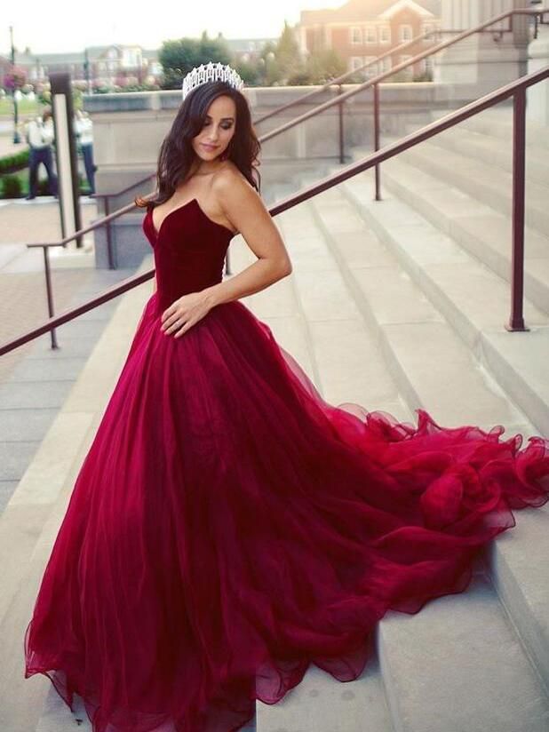 Elegant Ball Gown Burgundy Long Organza Prom Dresses Main image
