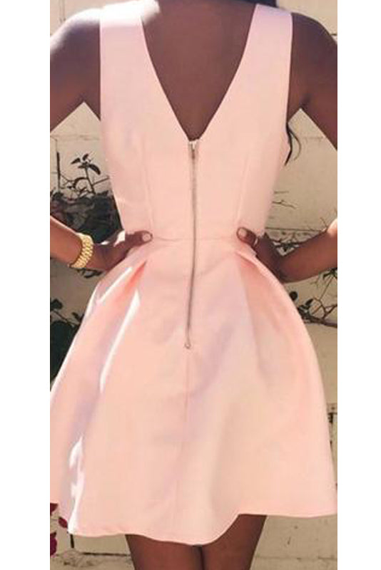 Glorious Short/Mini Satin V-neck Homecoming Dresses Secondary image